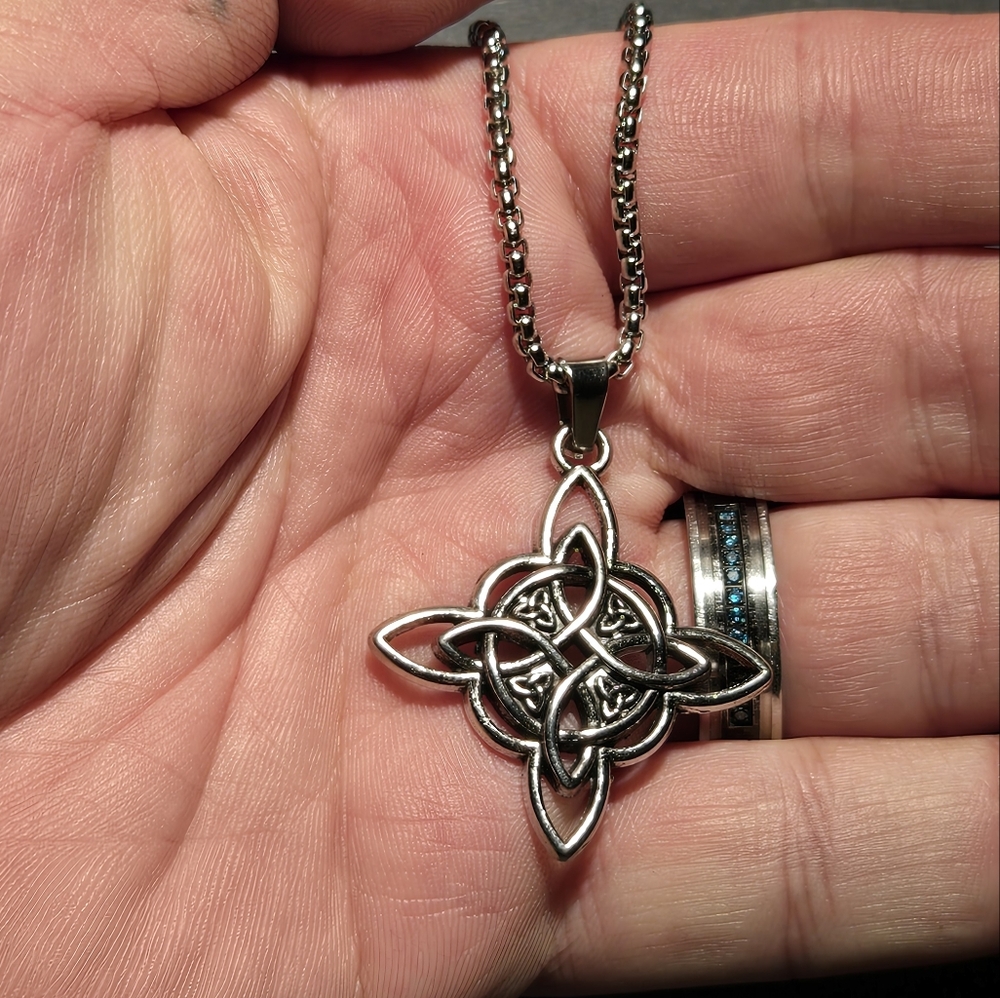 Celtic cross design pendant and necklace...24153